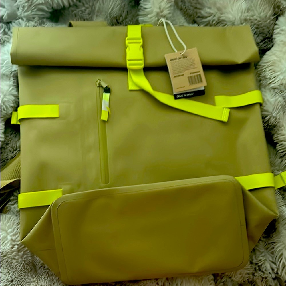 30L RARE Color GOT BAG BRAND NEW WITH TAGS Tan Backpack with Neon Accents